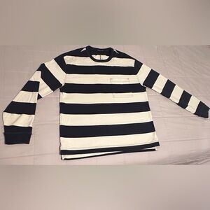 Banana republic sweater with front pocket